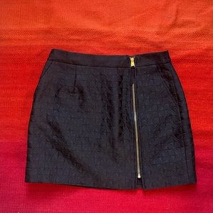 BCBGMaxazria Black Quilted Satin Mini Skirt w/ Gold Zipper Womens Sz 6